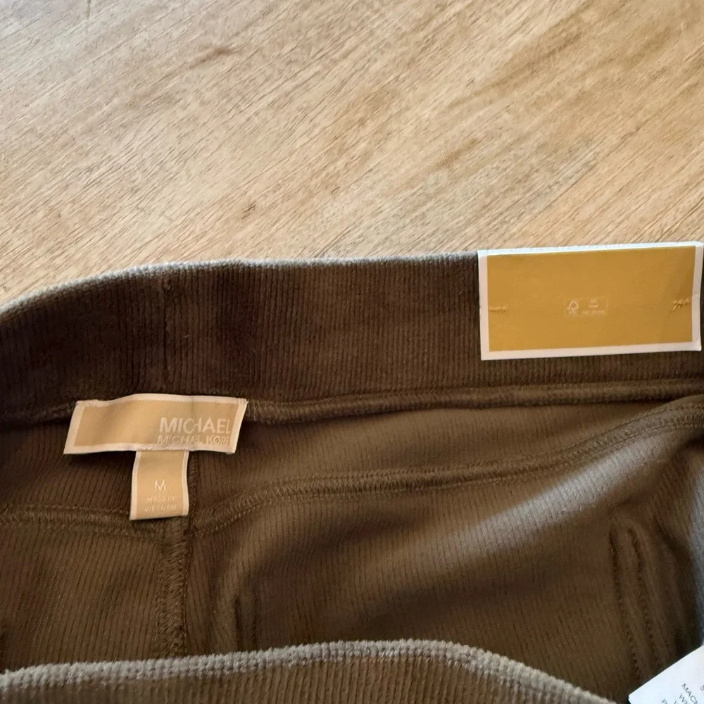 Michael Kors pants. Olive green, pull on pants - Picture 5 of 8